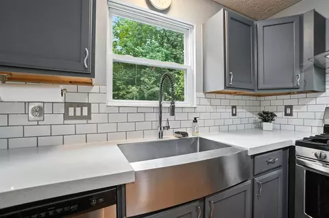 Kitchen - 172 Beech Dr, Delaware, OH 43015 photo 7 of 9