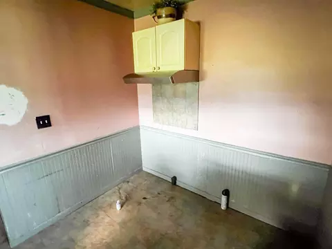 Kitchen - 10819 Thrailkill Rd, Orient, OH 43146 photo 2 of 3