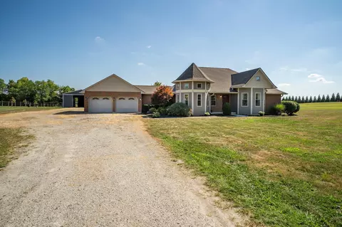 387 Staunton-sugar Grove Rd, Washington Court House, OH 43160