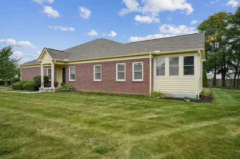 5752 Burke Cir #602, New Albany, OH 43054