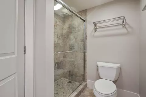 Bath - 5884 Dunheath Loop, Dublin, OH 43016 photo 2 of 3