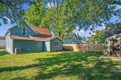 Exterior - 332 Quarry St, Marion, OH 43302 photo 7 of 8