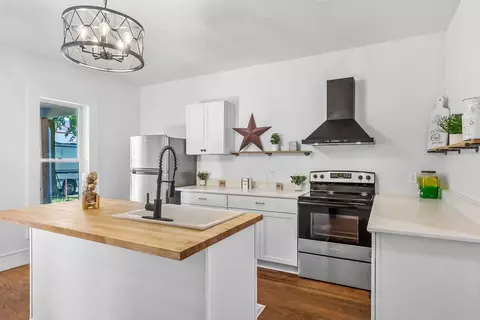 Kitchen - 332 Quarry St, Marion, OH 43302 photo 4 of 5