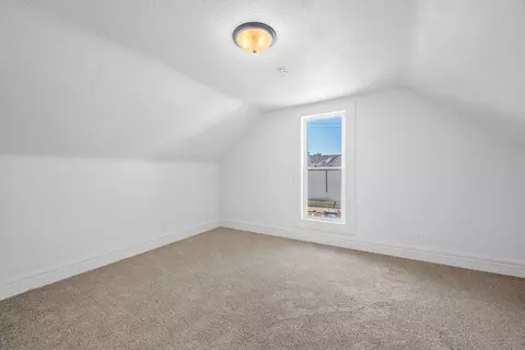 Bedroom - 332 Quarry St, Marion, OH 43302 photo 5 of 7