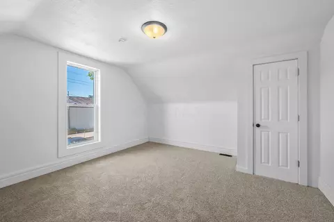 Bedroom - 332 Quarry St, Marion, OH 43302 photo 4 of 7