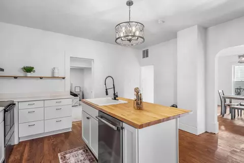 Kitchen - 332 Quarry St, Marion, OH 43302 photo 2 of 5