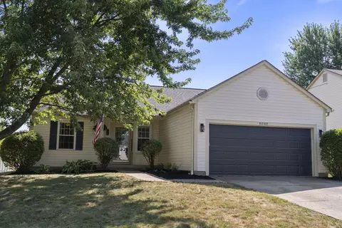 8040 Schoolside Dr, Westerville, OH 43081