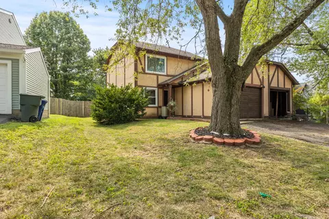4075 Forest Edge Dr, Columbus, OH 43230