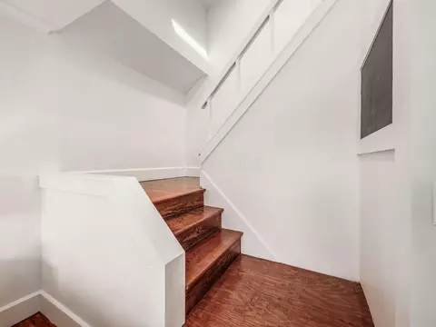 Entry Way - 126 E Como Ave, Columbus, OH 43202 photo 2 of 2