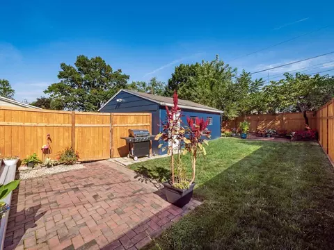 Exterior - 126 E Como Ave, Columbus, OH 43202 photo 4 of 11