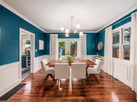 Dining - 126 E Como Ave, Columbus, OH 43202 photo 1 of 3