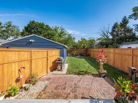Exterior - 126 E Como Ave, Columbus, OH 43202 photo 3 of 11