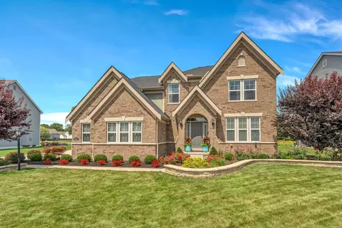 Exterior - 6894 Streamside Dr, Galena, OH 43021 photo 2 of 9