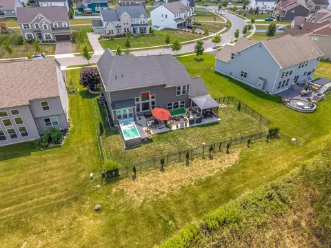 View/Area - 6894 Streamside Dr, Galena, OH 43021 photo 3 of 4