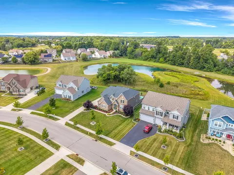 View/Area - 6894 Streamside Dr, Galena, OH 43021 photo 2 of 4