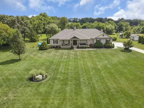 2250 Condit Dr SW, Pataskala, OH 43062