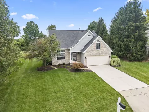 9556 Ireland Ct, Powell, OH 43065