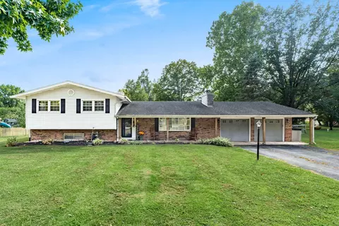 2179 Sunnyhill Dr NE, Lancaster, OH 43130