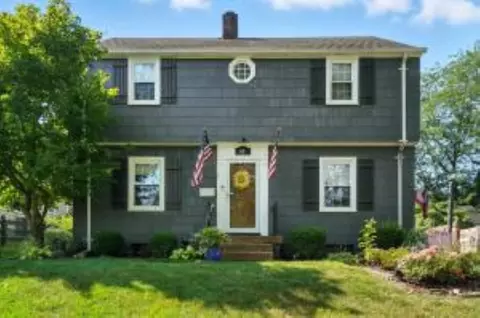 607 N Tanglewood Dr, Springfield, OH 45504 photo 2