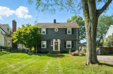 607 N Tanglewood Dr, Springfield, OH 45504