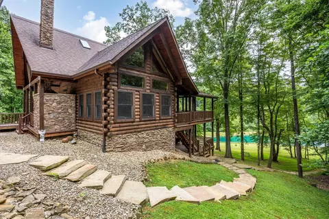 20572 Buena Vista Rd, Rockbridge, OH 43149