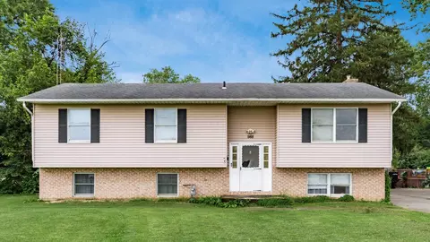 988 Mt Vernon Rd, Newark, OH 43055