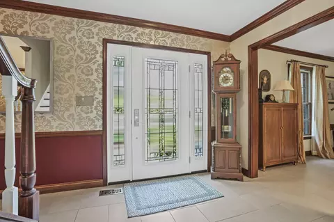 Entry Way - 5263 Whitegate Ct, Dublin, OH 43016 photo 2 of 7