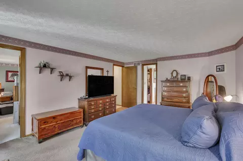 Bedroom - 5263 Whitegate Ct, Dublin, OH 43016 photo 3 of 9