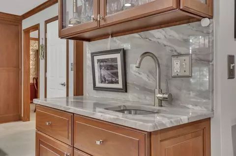 Kitchen - 5263 Whitegate Ct, Dublin, OH 43016 photo 2 of 11