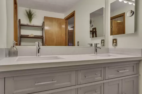 Bath - 5263 Whitegate Ct, Dublin, OH 43016 photo 10 of 10