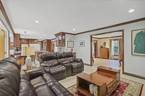 Living - 5263 Whitegate Ct, Dublin, OH 43016 photo 5 of 6