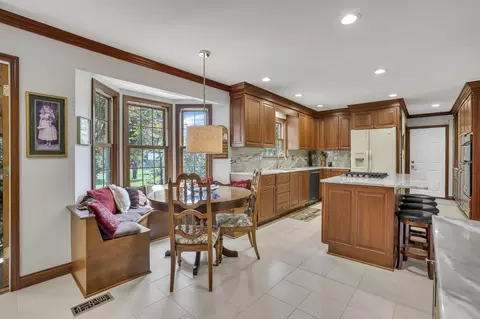 Kitchen - 5263 Whitegate Ct, Dublin, OH 43016 photo 3 of 11