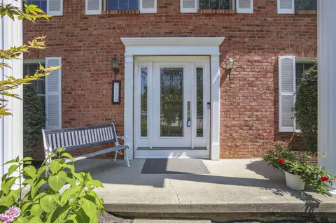 Entry Way - 5263 Whitegate Ct, Dublin, OH 43016 photo 1 of 7