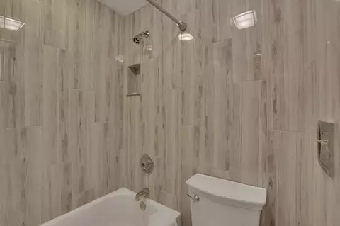 Bath - 5263 Whitegate Ct, Dublin, OH 43016 photo 9 of 10