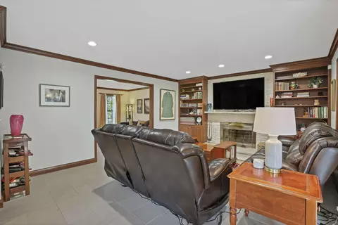 Living - 5263 Whitegate Ct, Dublin, OH 43016 photo 6 of 6