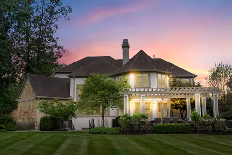 5441 Medallion Dr E, Westerville, OH 43082