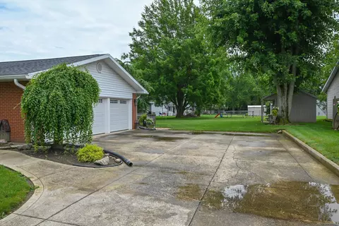 1085 Bexley Ave, Marion, OH 43302 photo 9