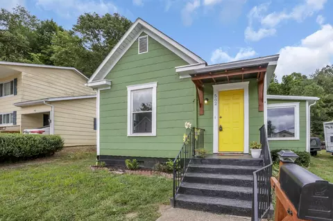 582 N Walnut St, Logan, OH 43138