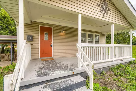 Exterior - 19 E Castle Rd, Columbus, OH 43207 photo 2 of 6