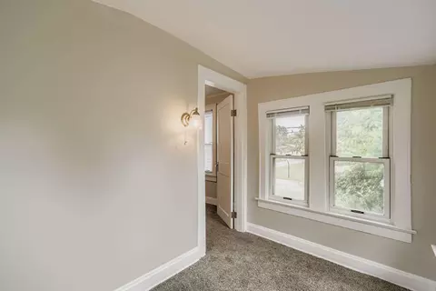 Bedroom - 19 E Castle Rd, Columbus, OH 43207 photo 3 of 6
