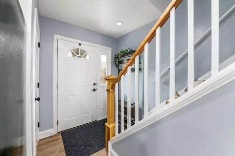 379 Shell Ct E, Columbus, OH 43213 photo 7
