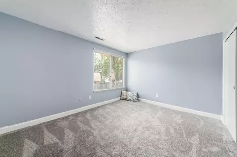 379 Shell Ct E, Columbus, OH 43213 photo 12
