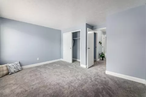 379 Shell Ct E, Columbus, OH 43213 photo 13