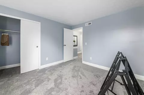 379 Shell Ct E, Columbus, OH 43213 photo 15