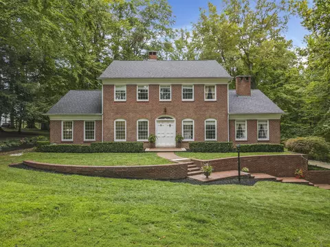 146 Hickory Ln, Lancaster, OH 43130