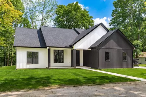 34 Prospect St, Delaware, OH 43015