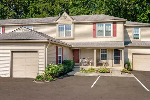 1875 Ridgebury Dr #66D, Hilliard, OH 43026