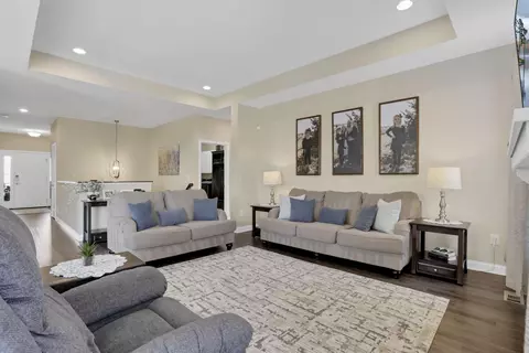 Living - 12482 Prairie View Dr NW, Pickerington, OH 43147 photo 1 of 1