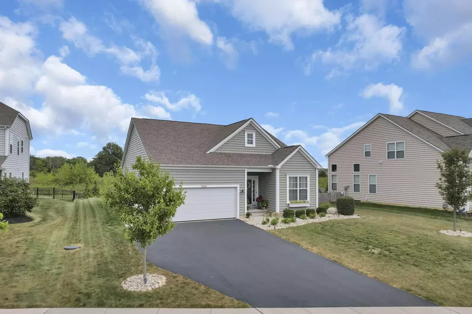 Exterior - 12482 Prairie View Dr NW, Pickerington, OH 43147 photo 9 of 12