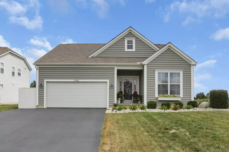 Exterior - 12482 Prairie View Dr NW, Pickerington, OH 43147 photo 11 of 12